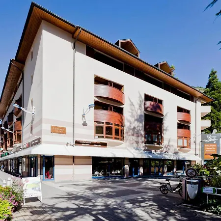 Appartement Avec Balcon Au Centre De Brides-les-bains, Wifi Et Parking - Fr-1-512-266