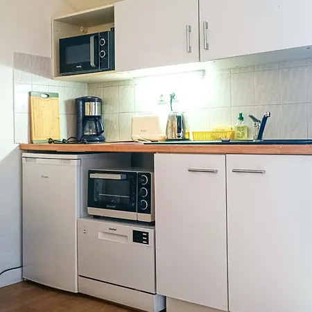 Appartement Avec Balcon Au Centre De Brides-les-bains, Wifi Et Parking - Fr-1-512-266 *